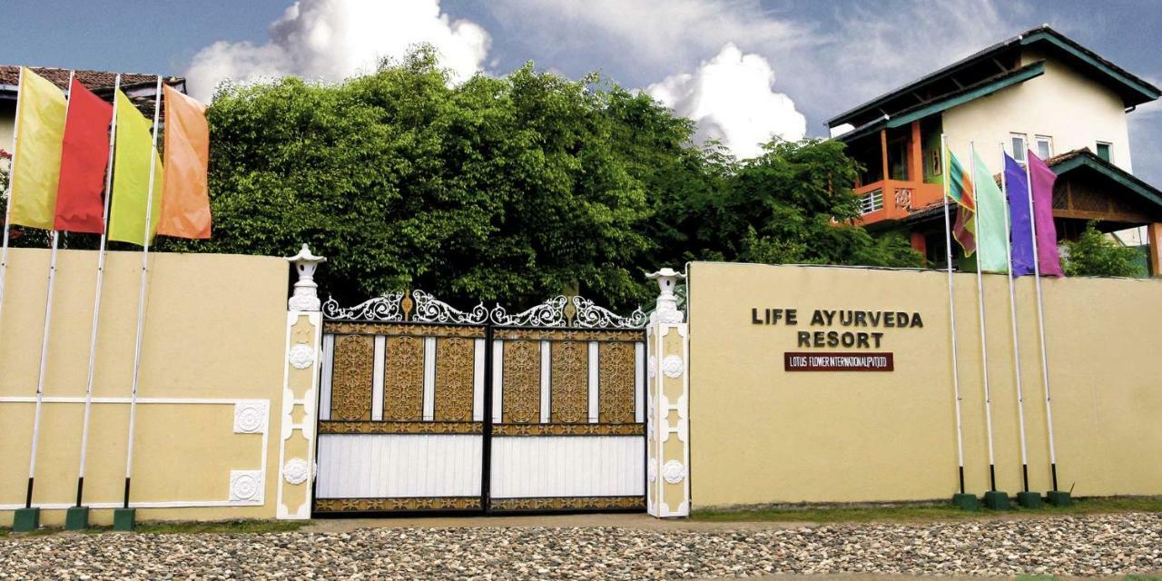 Life Ayurveda Resort Wadduwa Exterior photo